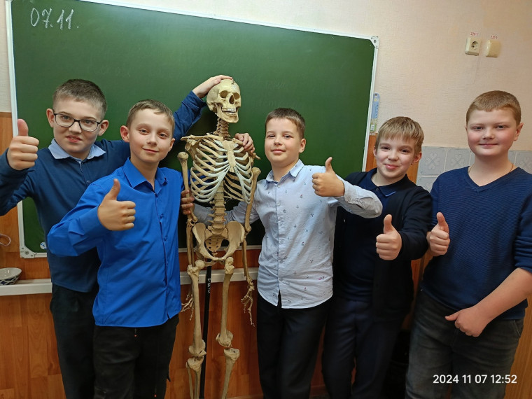 Знакомство с кабинетом биологии.